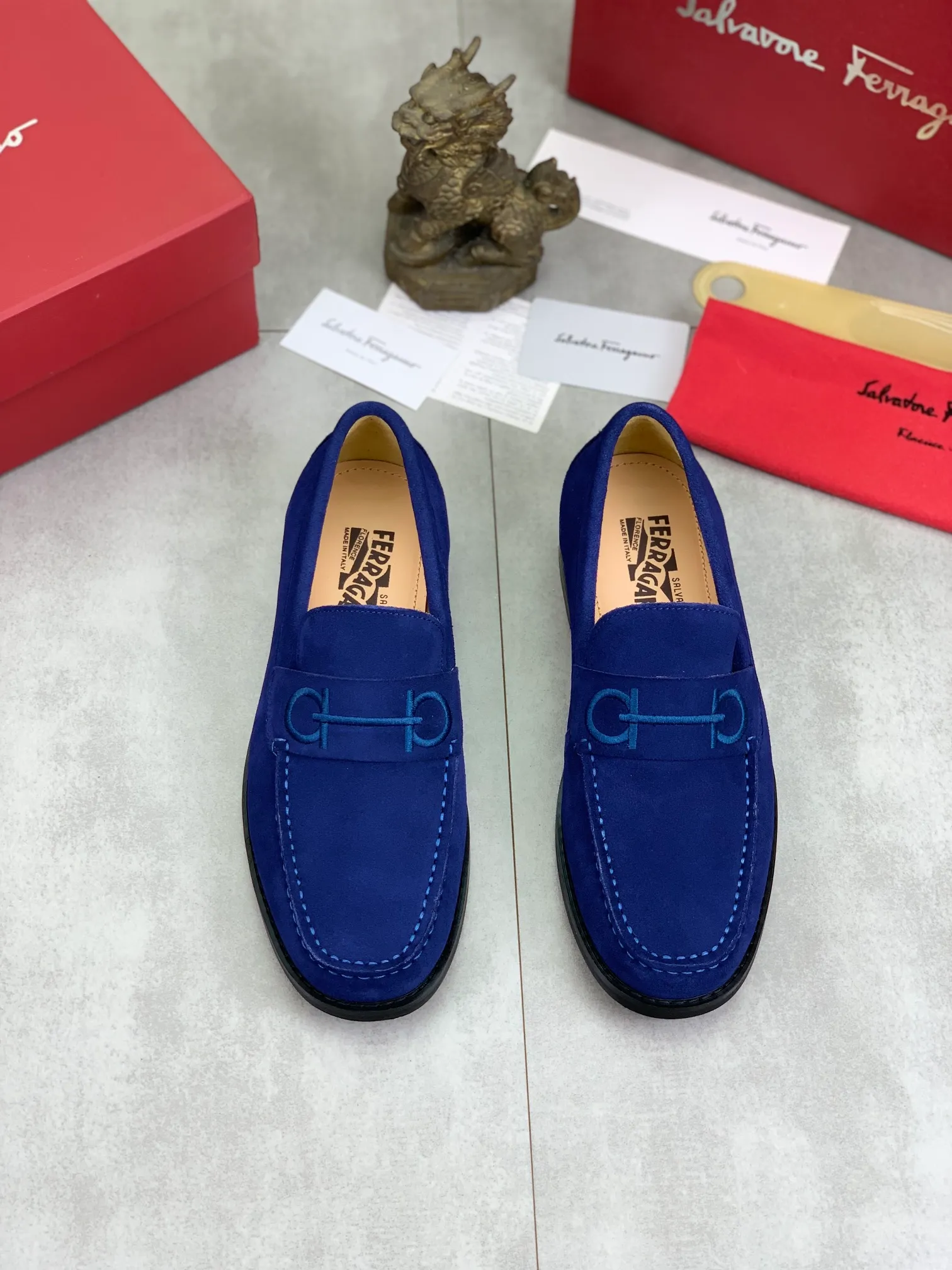 Men's Men's Shoes 💰P460💰[New Style] Water-dyed Niuli 🆘[Salvatore Ferragamo] Ferragamo's latest casual business leather shoes for men! Available at counters simultaneously! The fabric is made of specially imported original calfskin, the lining is made of imported water-dyed cowhide, and the original combination outsole is absolutely luxurious and leads the fashion trend. Matching code: 38-45; 5️⃣ colors available
